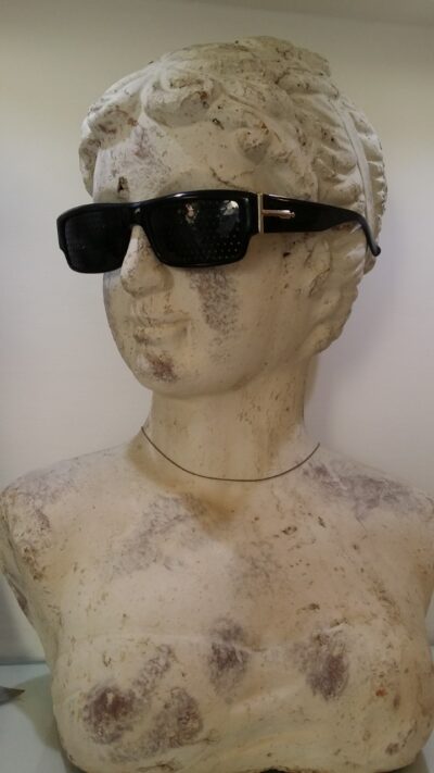 Pinhole Glasses - Occhiali a foro stenopeico